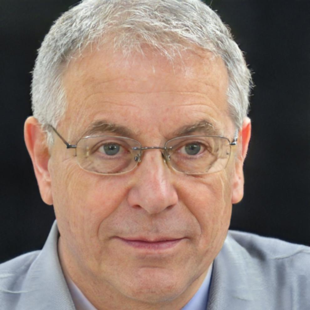 Technischer Spezialist demonstriert System-Performance